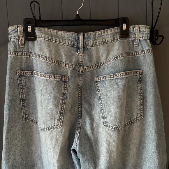 Light wash super wide leg jeans #denim #wideleg - Picture 4 of 4